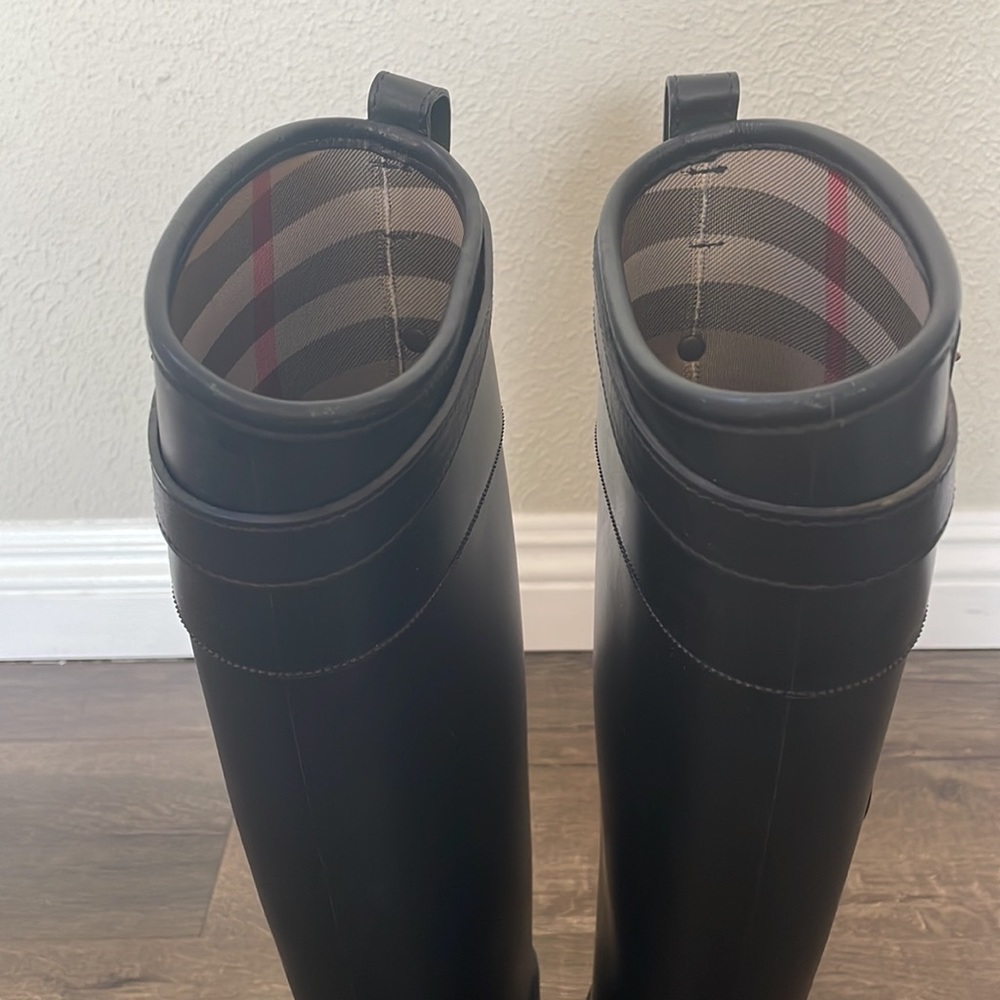 Burberry Waterproof Riding Boot - Picture 5 of 8
